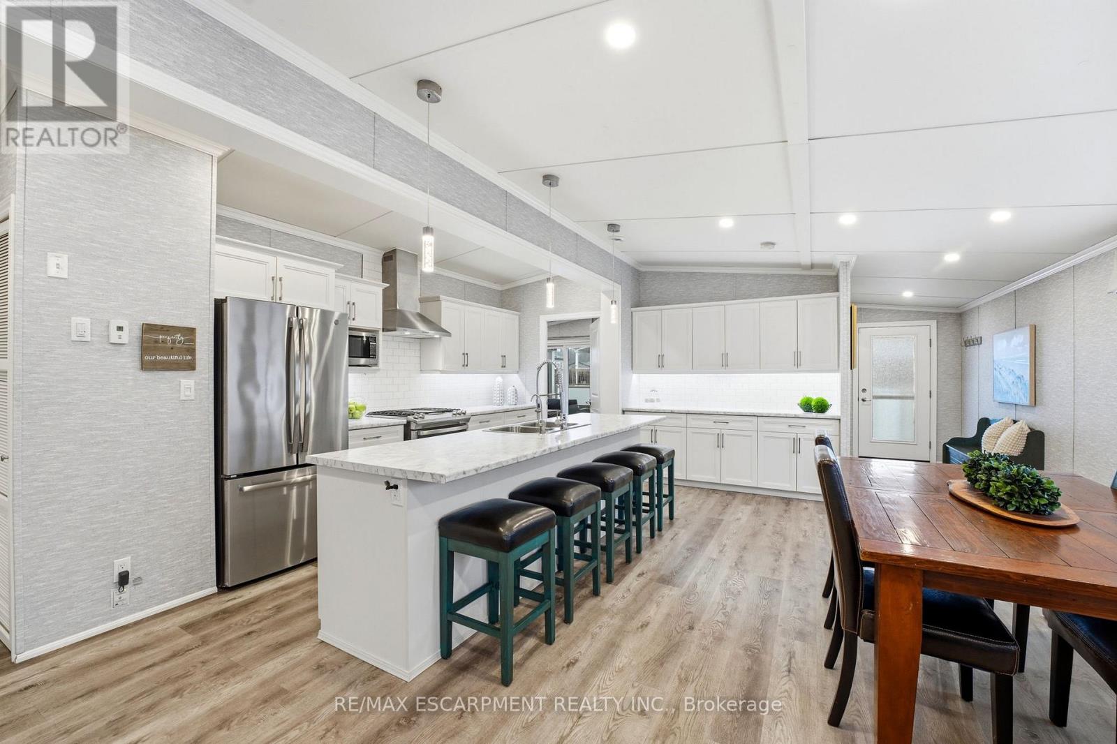 30 Ash Street - 4449 Milburough Line, Burlington, Ontario  L7P 0C5 - Photo 13 - W12994554