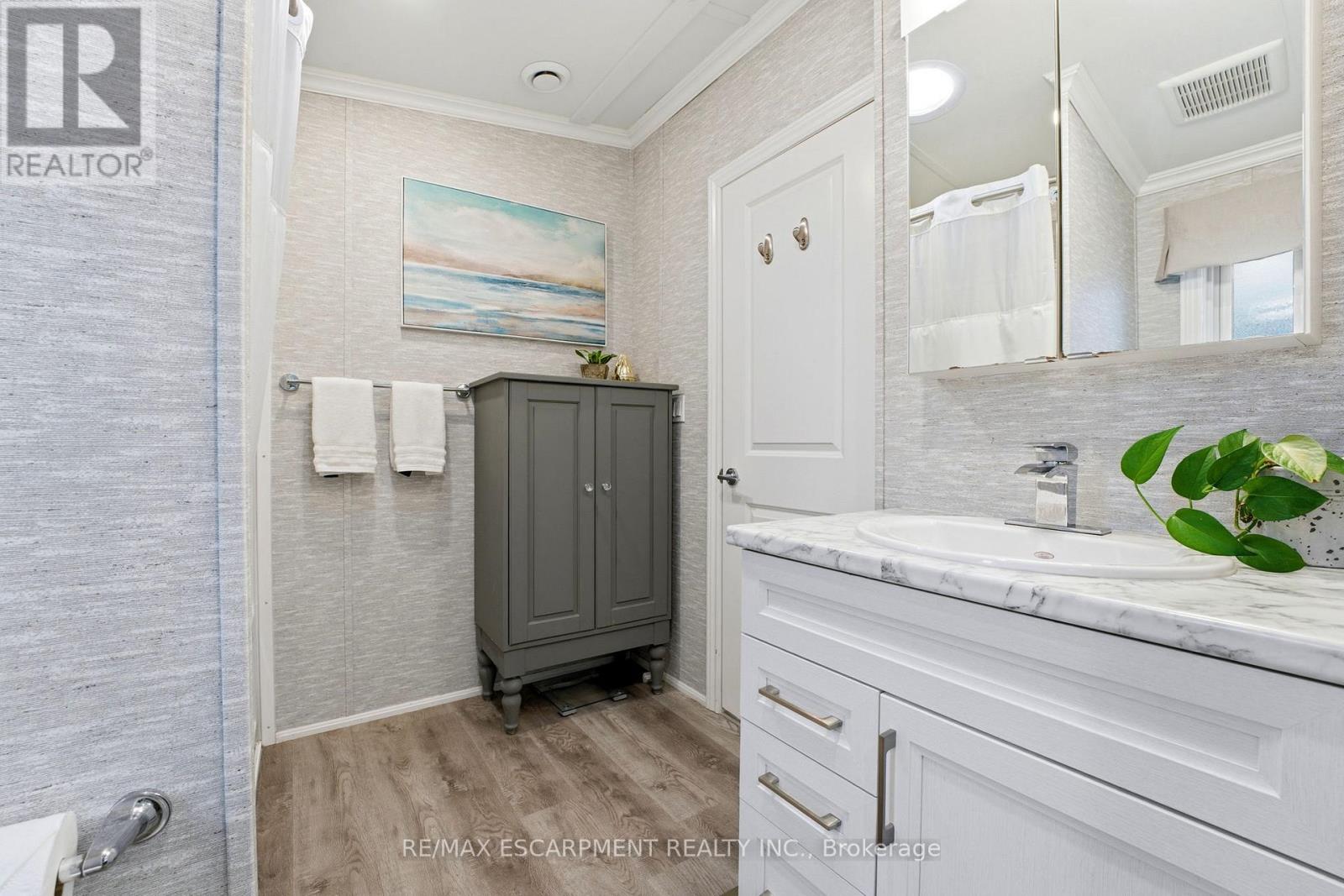 30 Ash Street - 4449 Milburough Line, Burlington, Ontario  L7P 0C5 - Photo 17 - W12994554