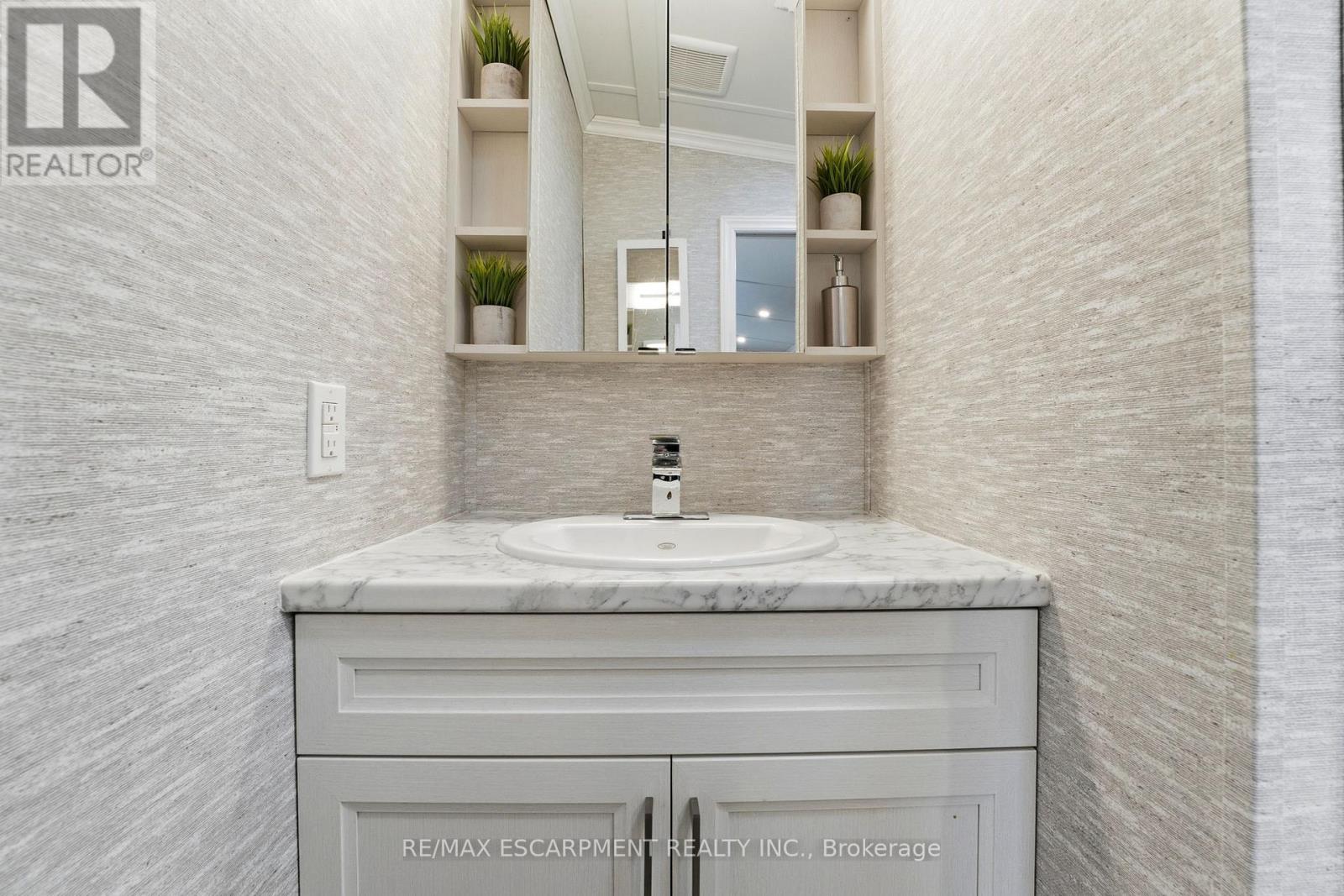 30 Ash Street - 4449 Milburough Line, Burlington, Ontario  L7P 0C5 - Photo 22 - W12994554