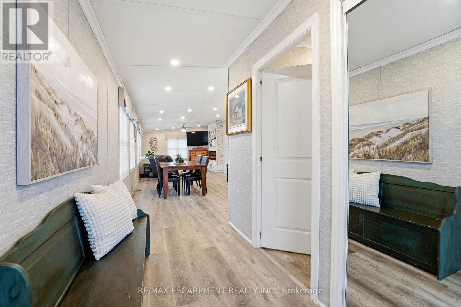 30 Ash Street - 4449 Milburough Line, Burlington, Ontario  L7P 0C5 - Photo 5 - W12994554