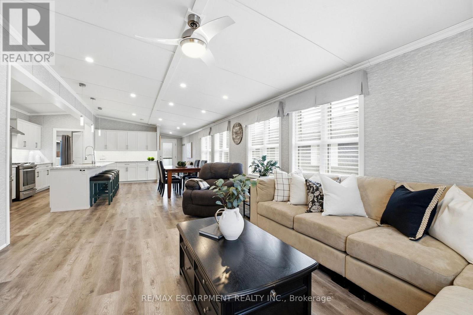 30 Ash Street - 4449 Milburough Line, Burlington, Ontario  L7P 0C5 - Photo 6 - W12994554