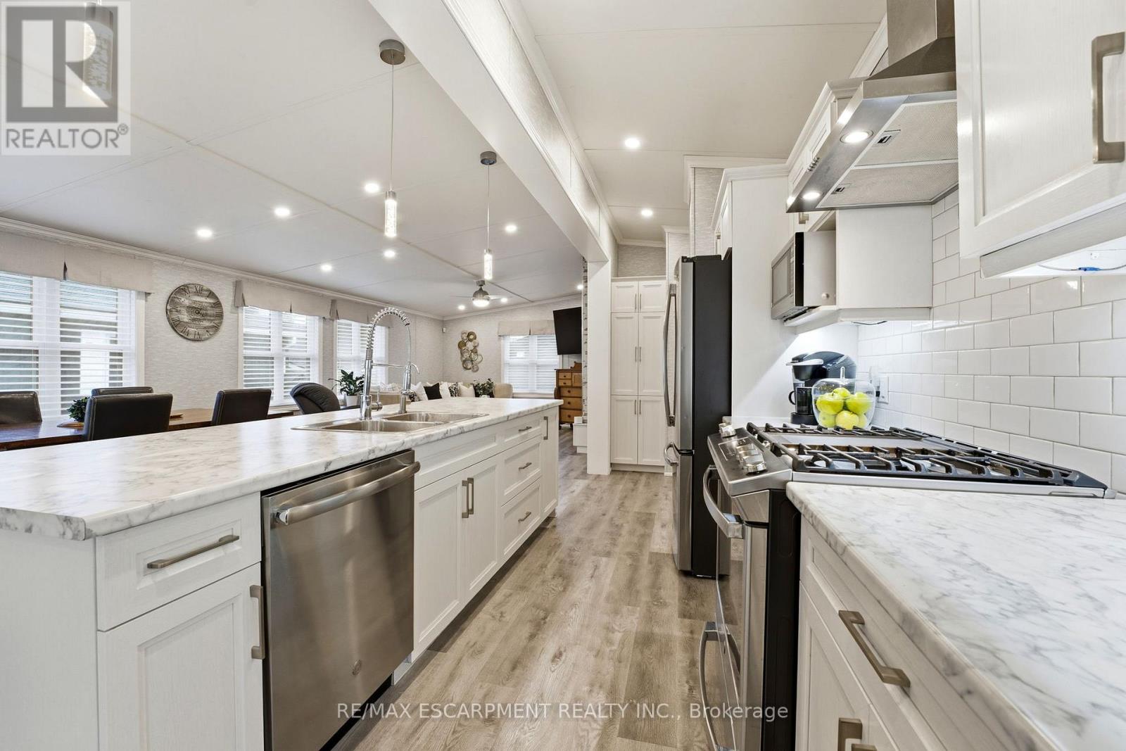 30 Ash Street - 4449 Milburough Line, Burlington, Ontario  L7P 0C5 - Photo 8 - W12994554