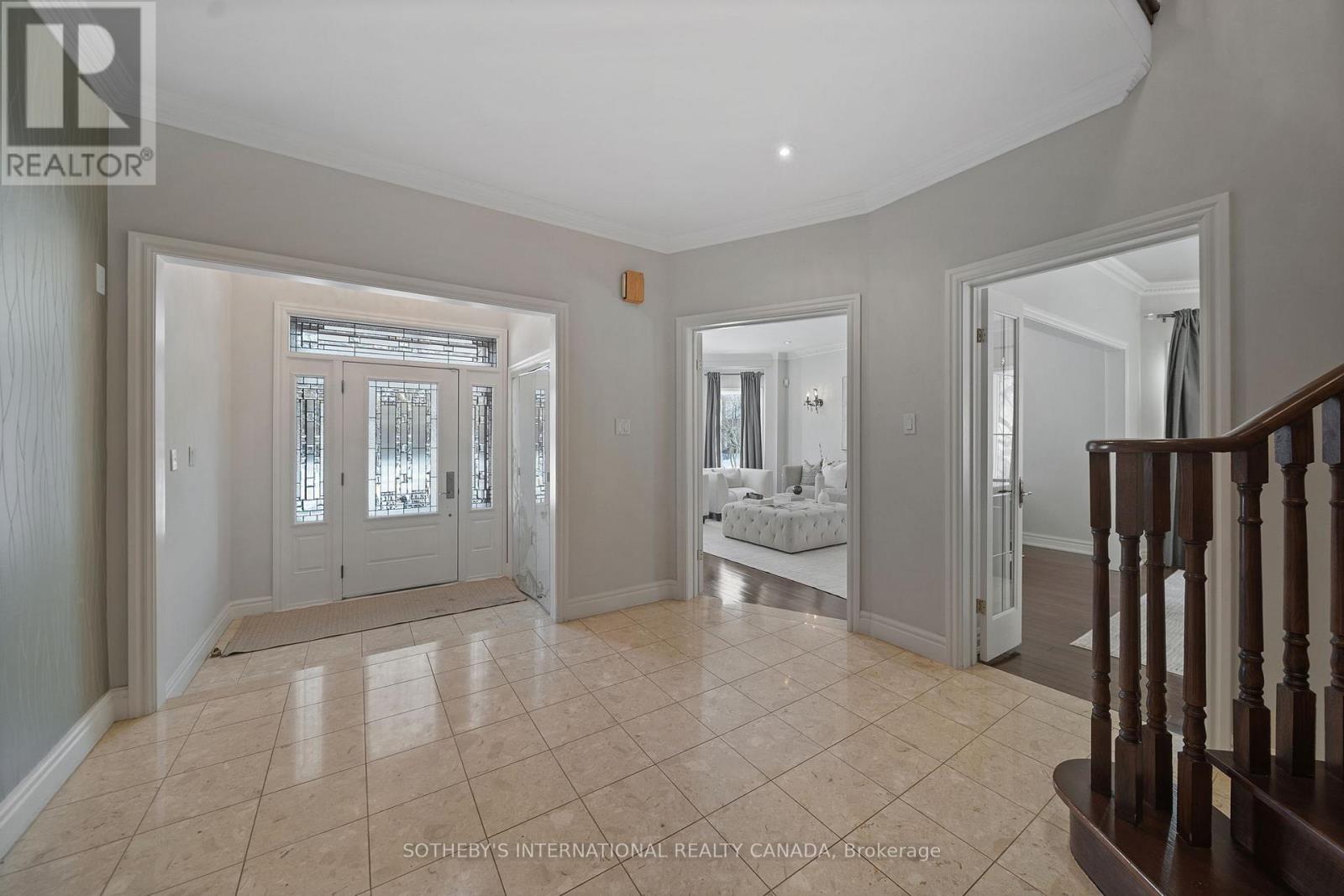 1939 Calgary Court, Mississauga, Ontario  L5H 4J1 - Photo 5 - W12994600