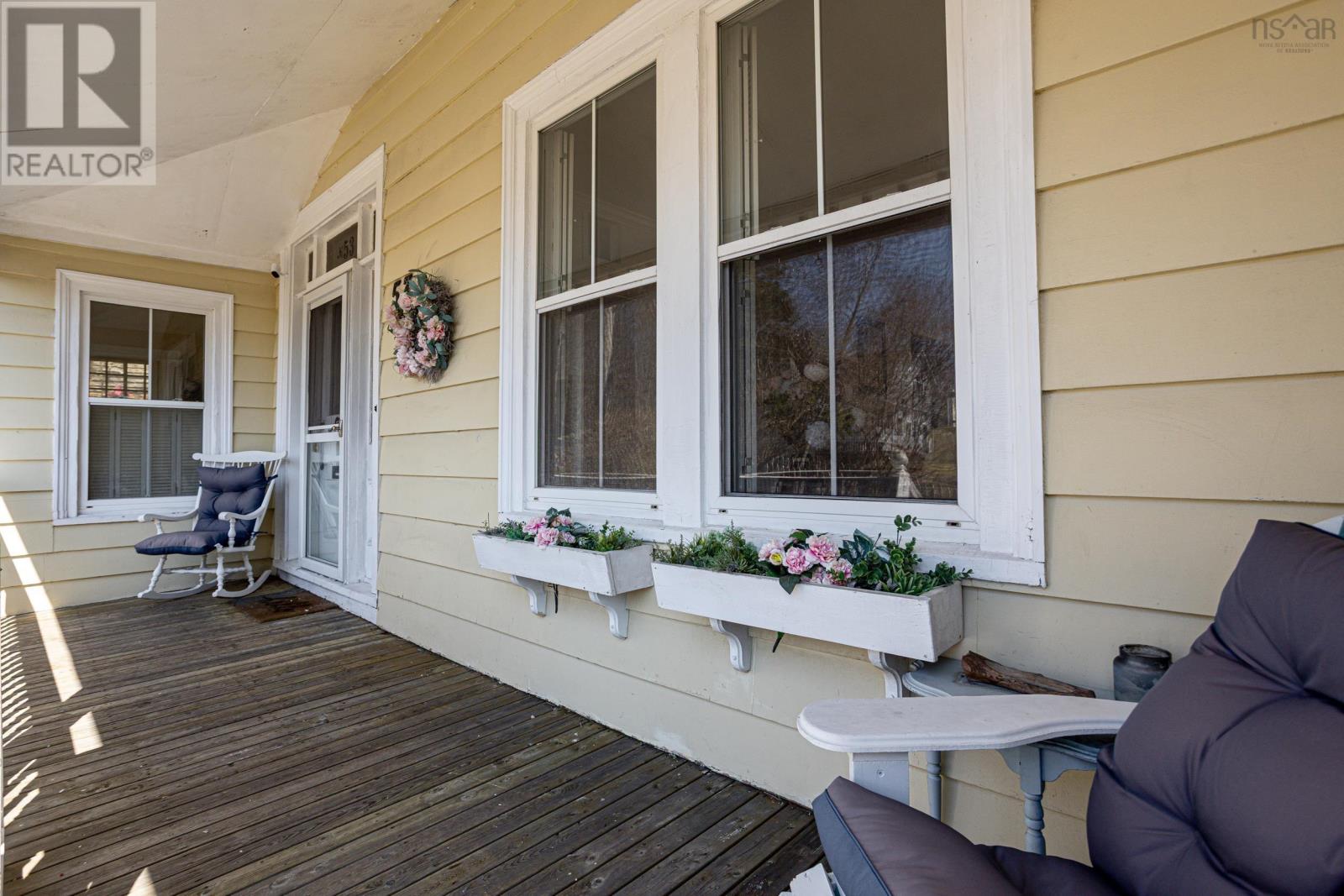 53 Rutledge Street, Bedford, Nova Scotia  B4A 1X2 - Photo 2 - 202607288