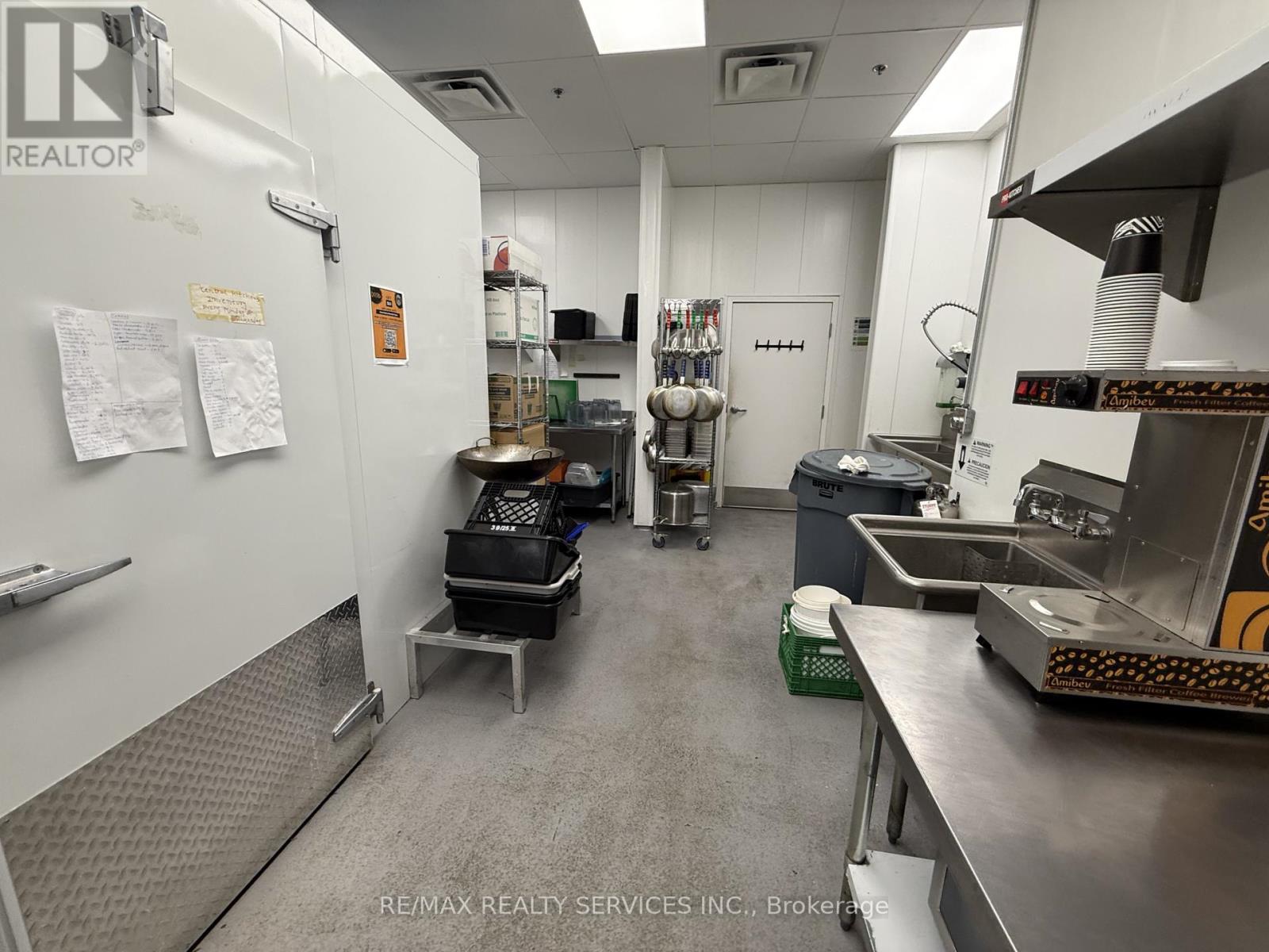 5 - 589 Fairway Road S, Kitchener, Ontario  N2C 1X4 - Photo 17 - X12994474