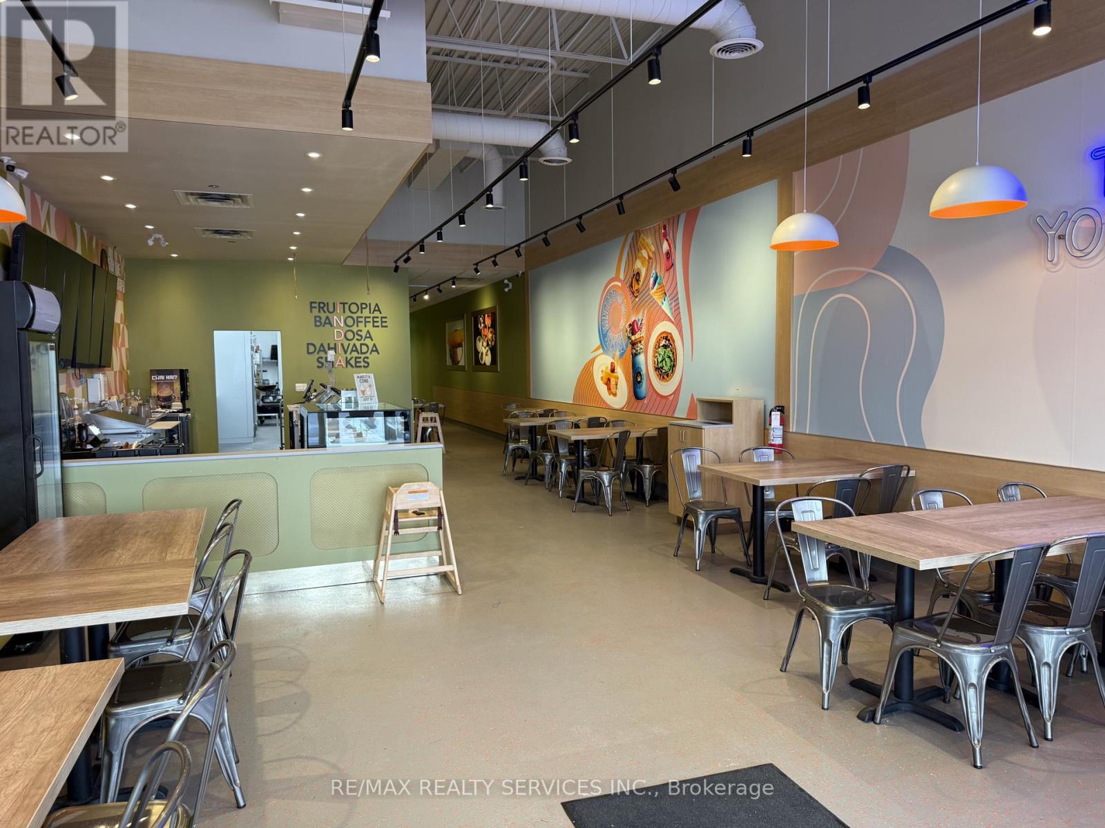 5 - 589 Fairway Road S, Kitchener, Ontario  N2C 1X4 - Photo 3 - X12994474