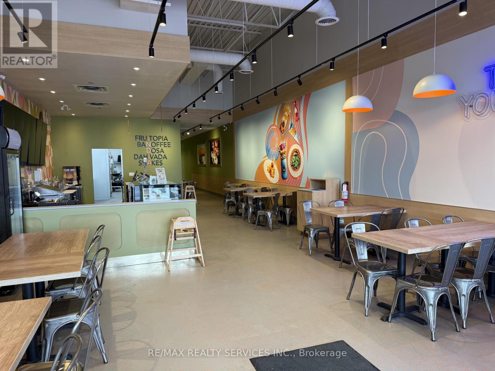 5 - 589 Fairway Road S, Kitchener, Ontario  N2C 1X4 - Photo 4 - X12994474