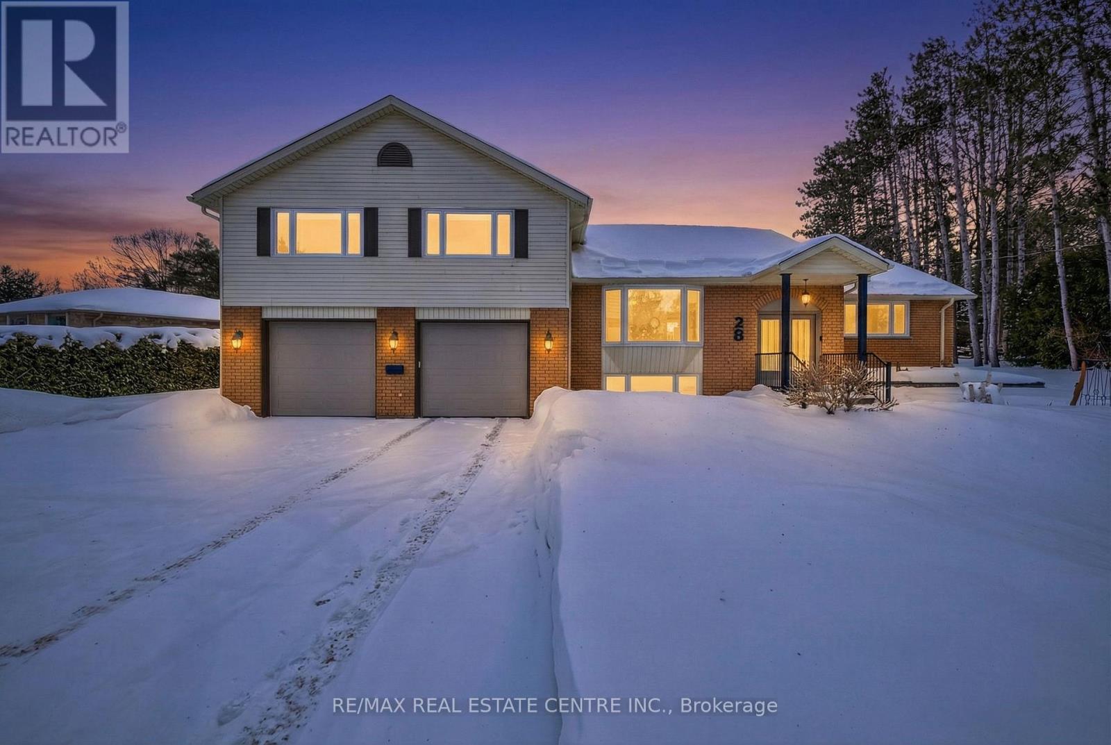 28 Starrview Crescent, Orangeville, Ontario  L9W 3B1 - Photo 2 - W12940182