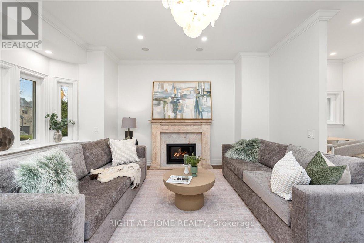 497 Broadway Avenue, Toronto, Ontario  M4G 2R7 - Photo 5 - C12994122