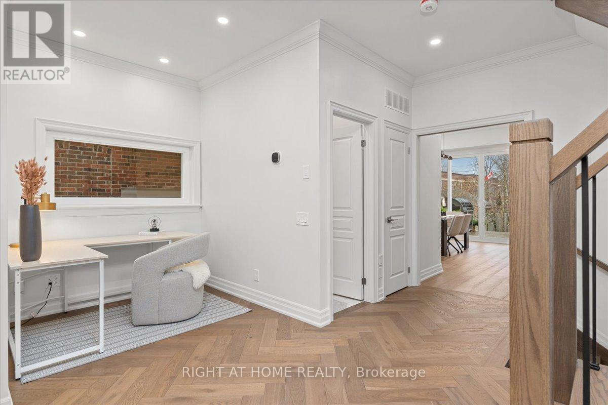 497 Broadway Avenue, Toronto, Ontario  M4G 2R7 - Photo 9 - C12994122