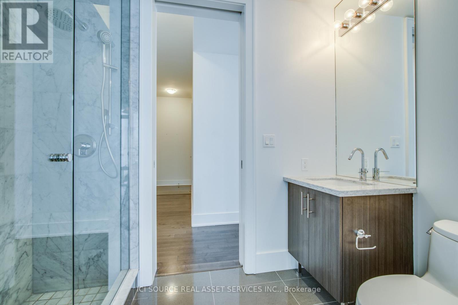 523 - 39 Queens Quay E, Toronto, Ontario  M5E 0A5 - Photo 6 - C12994446