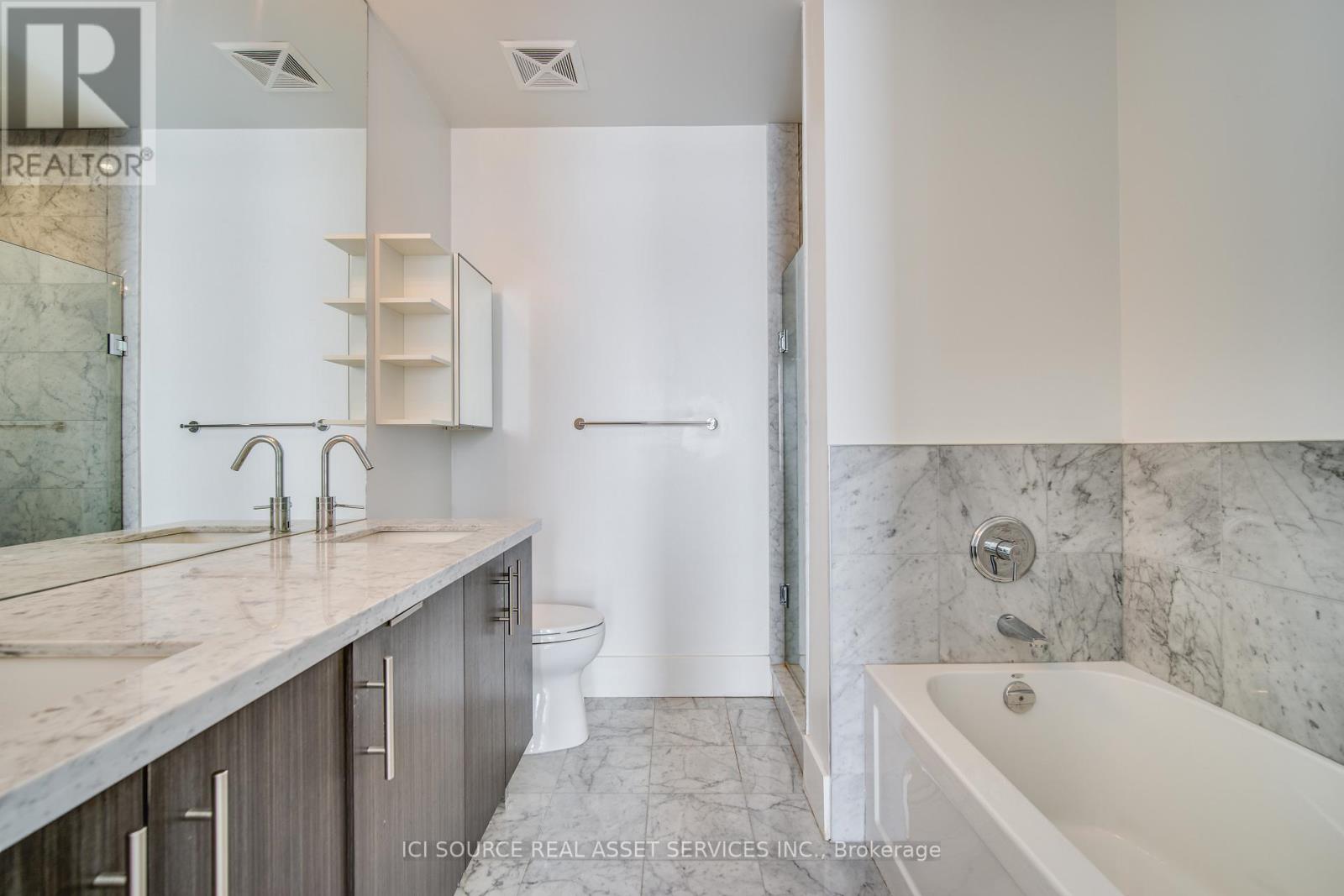 523 - 39 Queens Quay E, Toronto, Ontario  M5E 0A5 - Photo 5 - C12994446