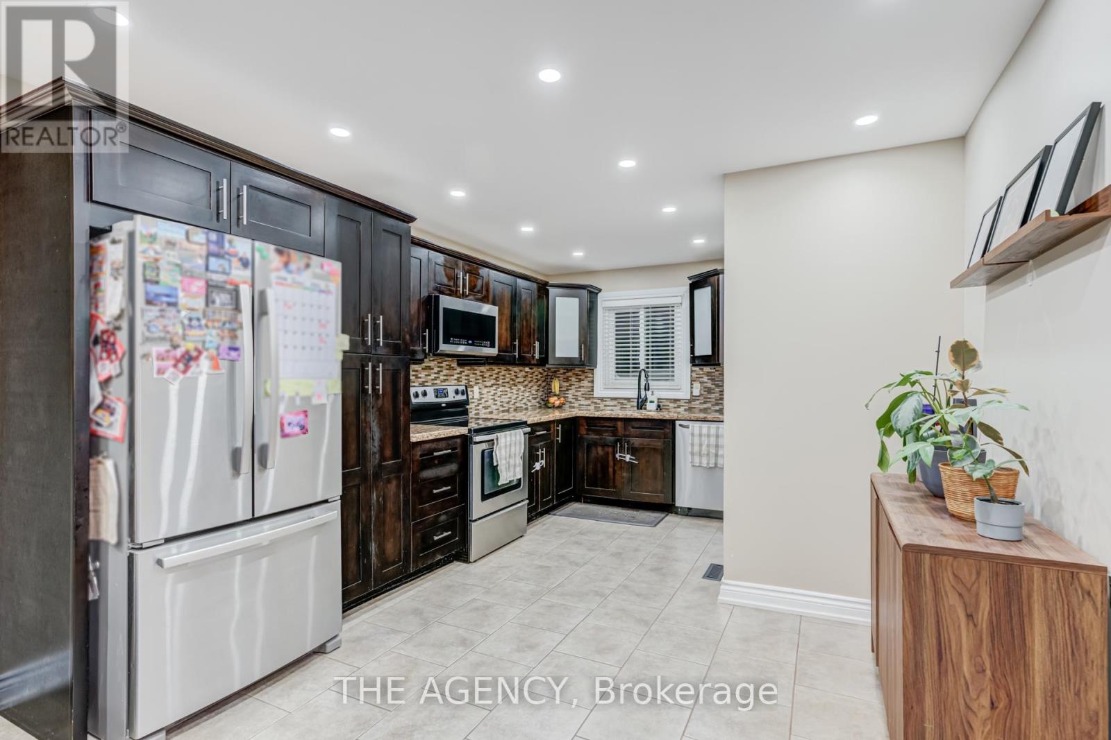 513 Alder Court, Pickering, Ontario  L1V 4T2 - Photo 9 - E12960866