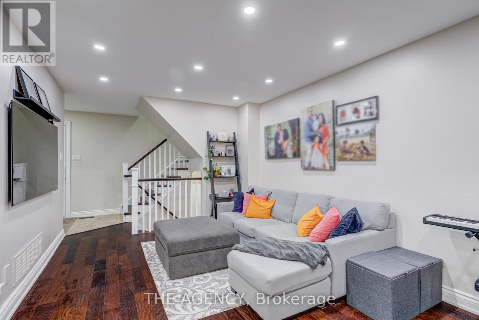 513 Alder Court, Pickering, Ontario  L1V 4T2 - Photo 4 - E12960866