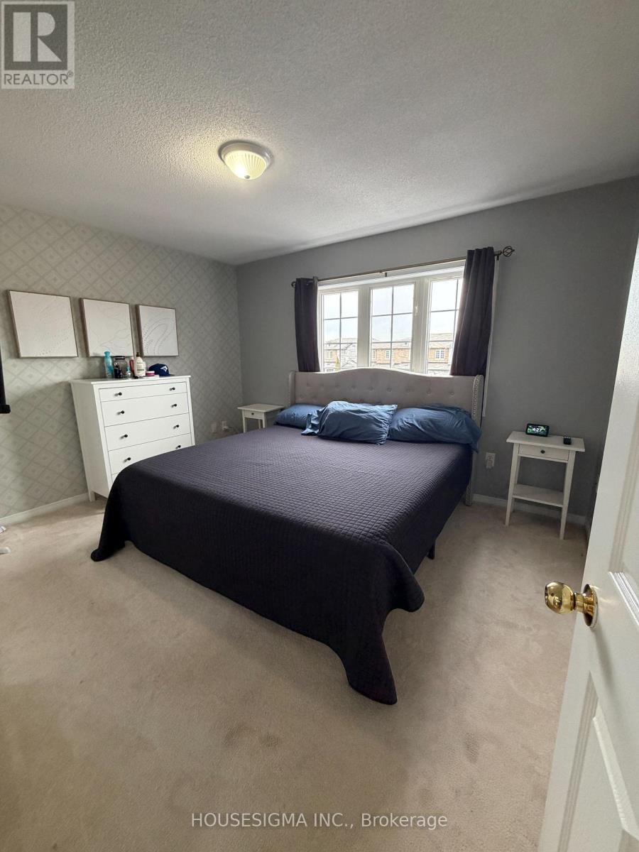 58 Lookout Street, Essa, Ontario  L0M 1B4 - Photo 11 - N12992118