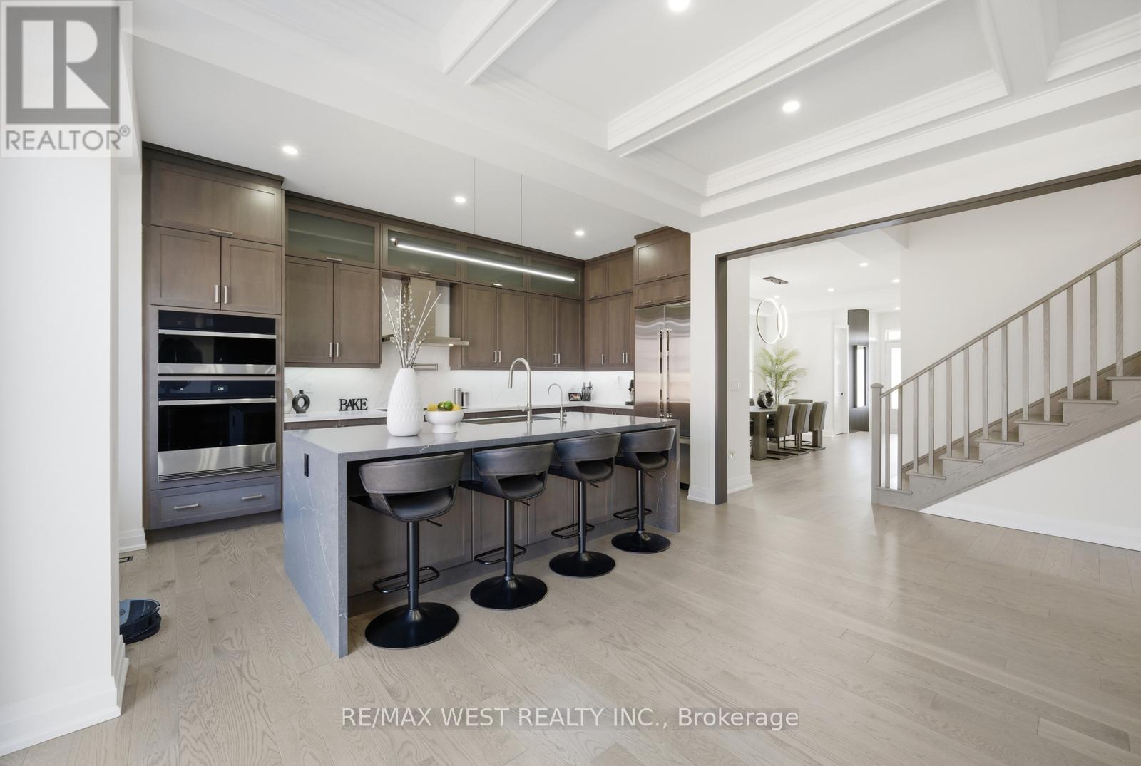 99 Coldwell Bay Circle, Vaughan, Ontario  L4H 5E9 - Photo 9 - N12994604