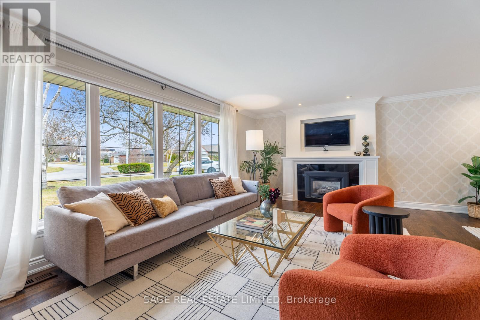 31 Ashwood Crescent, Toronto, Ontario  M9A 1Z2 - Photo 7 - W12934638