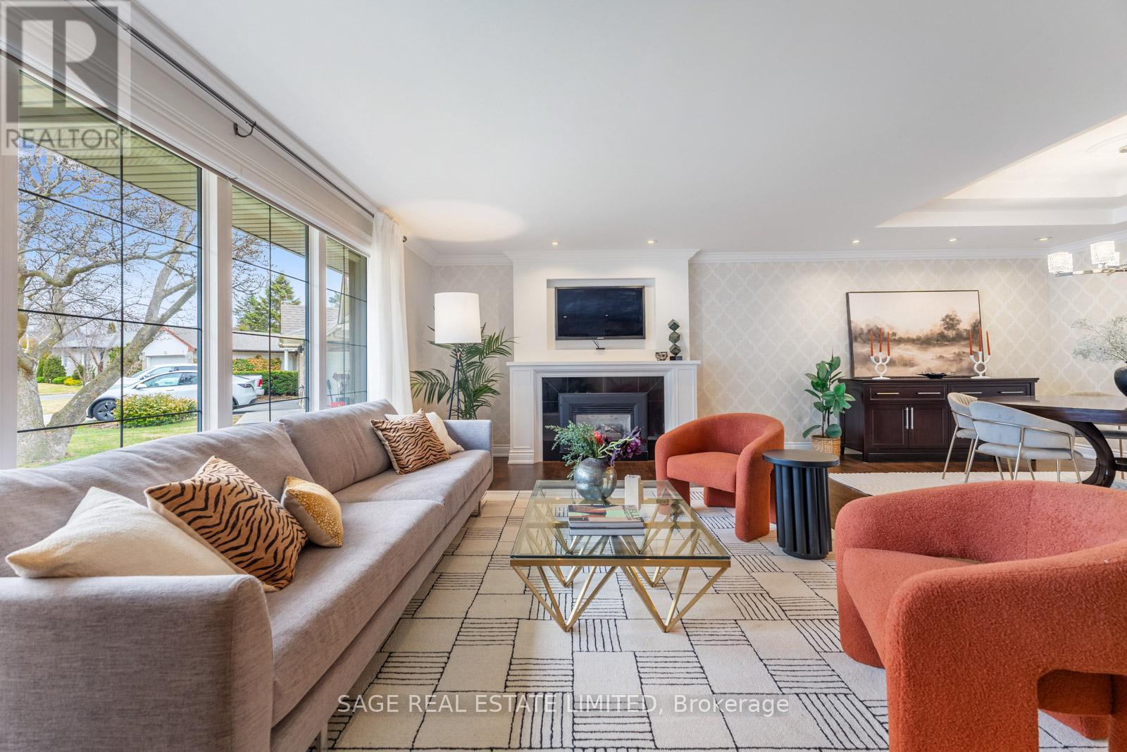 31 Ashwood Crescent, Toronto, Ontario  M9A 1Z2 - Photo 8 - W12934638