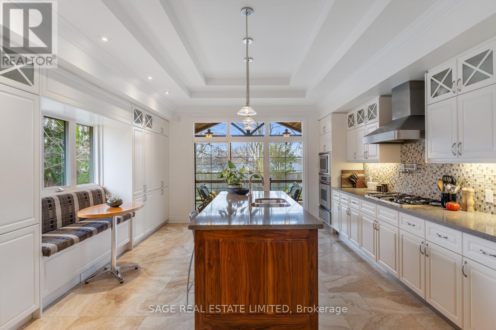 31 Ashwood Crescent, Toronto, Ontario  M9A 1Z2 - Photo 13 - W12934638