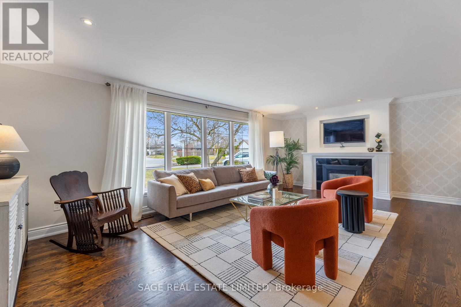 31 Ashwood Crescent, Toronto, Ontario  M9A 1Z2 - Photo 6 - W12934638