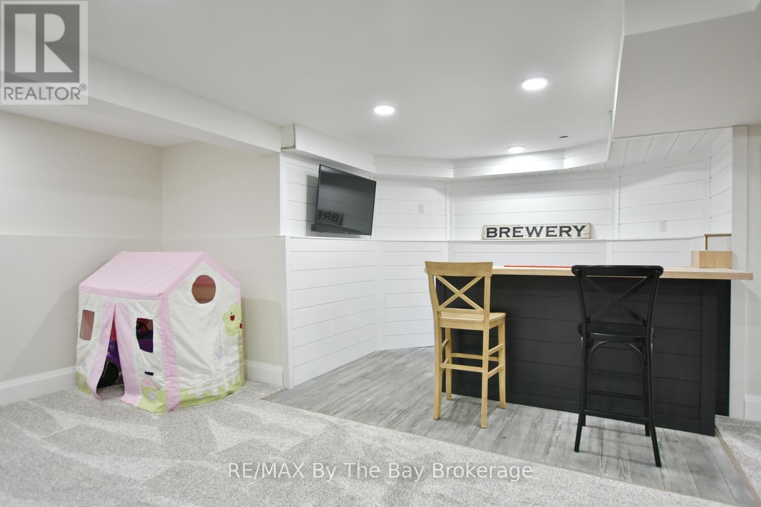 17 Basswood Drive, Wasaga Beach, Ontario  L9Z 0A8 - Photo 33 - S12994720