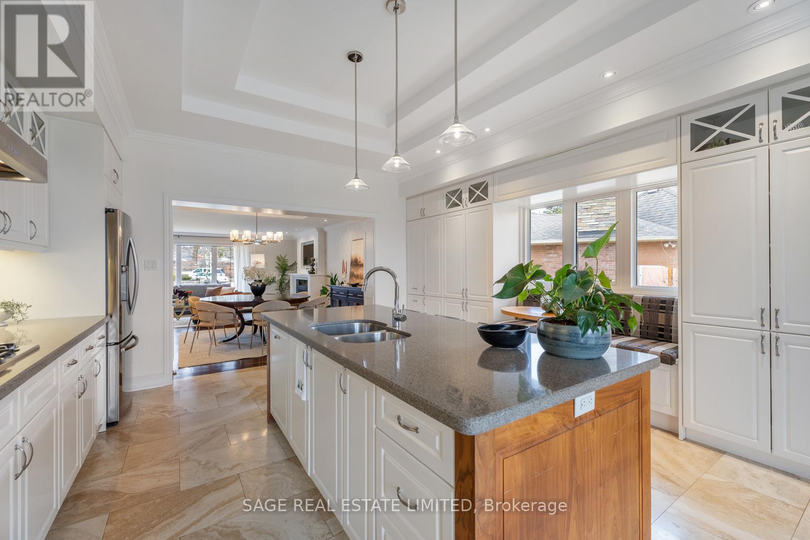 31 Ashwood Crescent, Toronto, Ontario  M9A 1Z2 - Photo 16 - W12934638