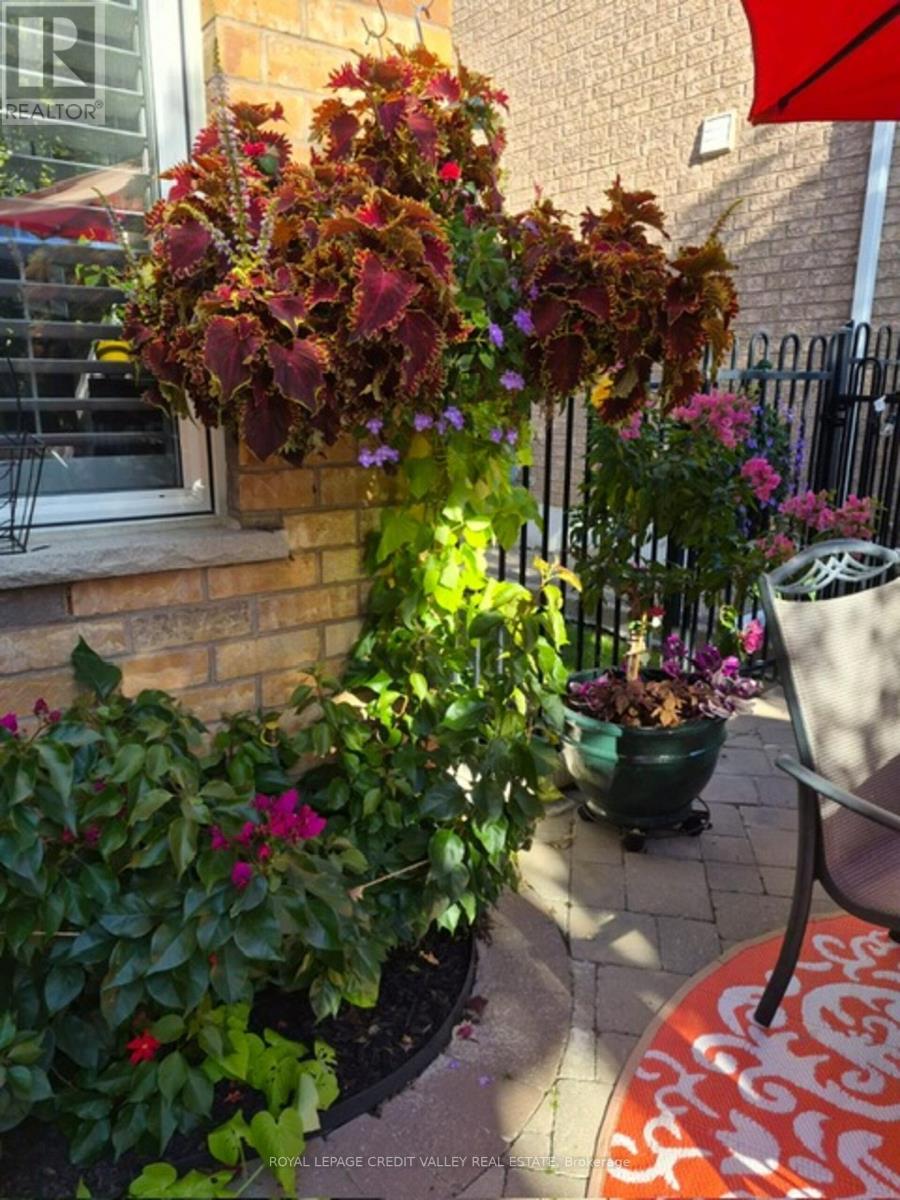 75 Royal Valley Drive S, Caledon, Ontario  L7C 1A2 - Photo 31 - W12991334