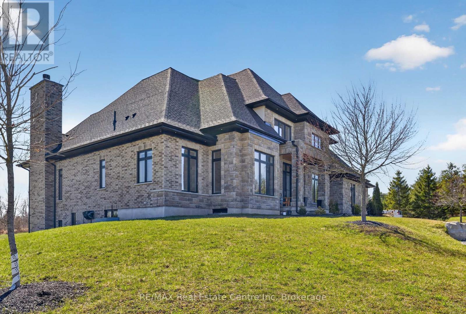 7645 Maltby Road E, Puslinch, Ontario N0B 2J0 - Photo 2 - X12994626