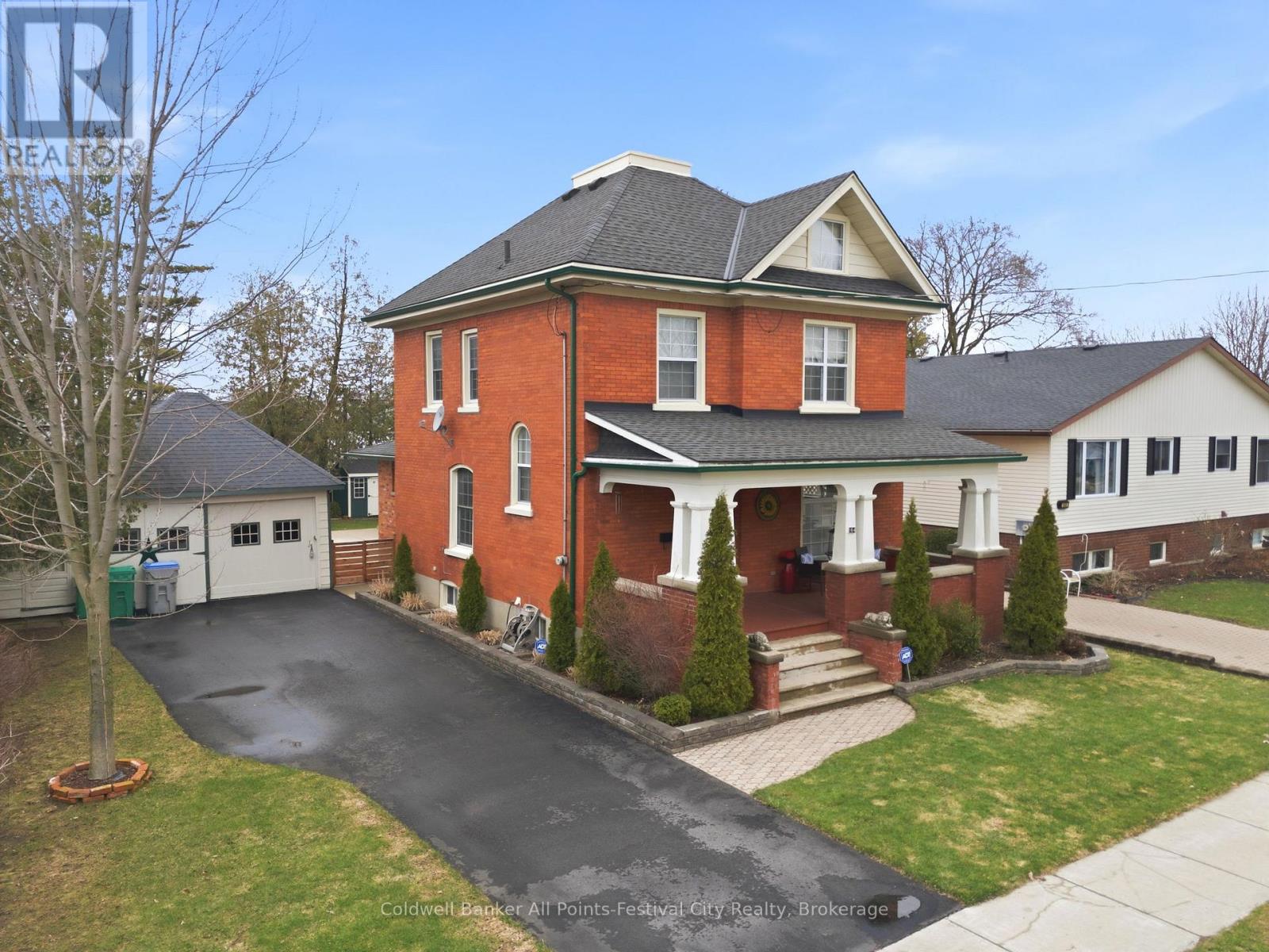 164 Palmerston Street, Goderich, Ontario N7A 3E8 - Photo 2 - X12994654