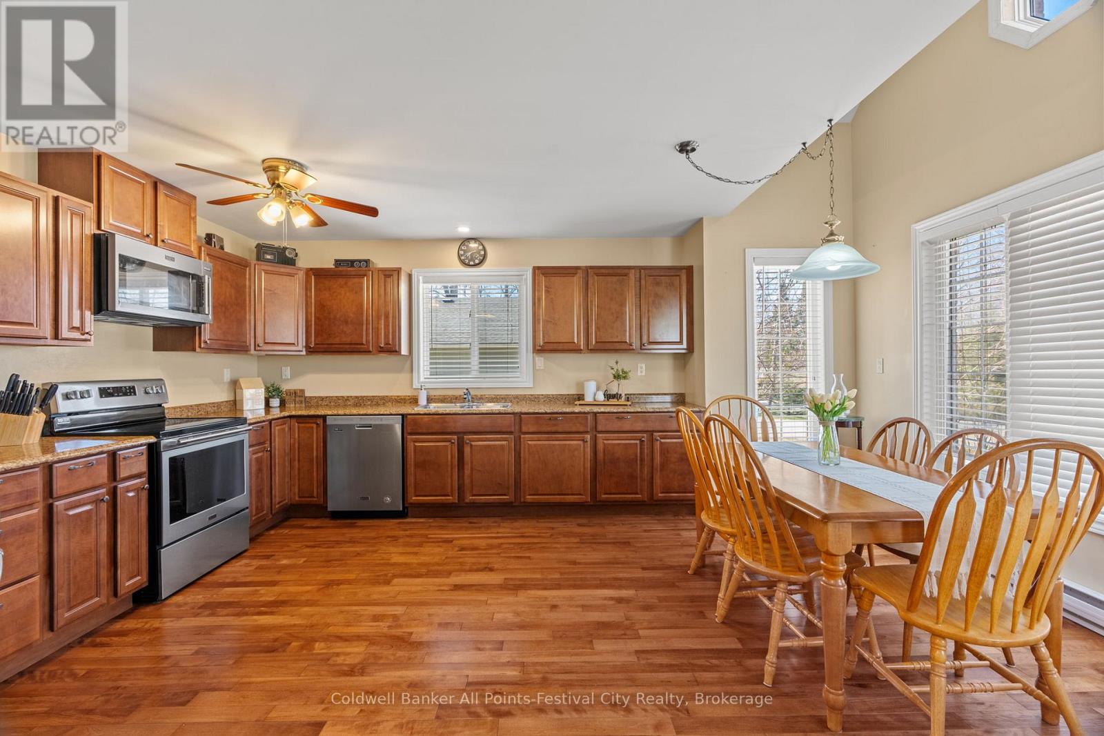 207 Birch Crescent, Huron-Kinloss, Ontario  N0G 2R0 - Photo 12 - X12994730