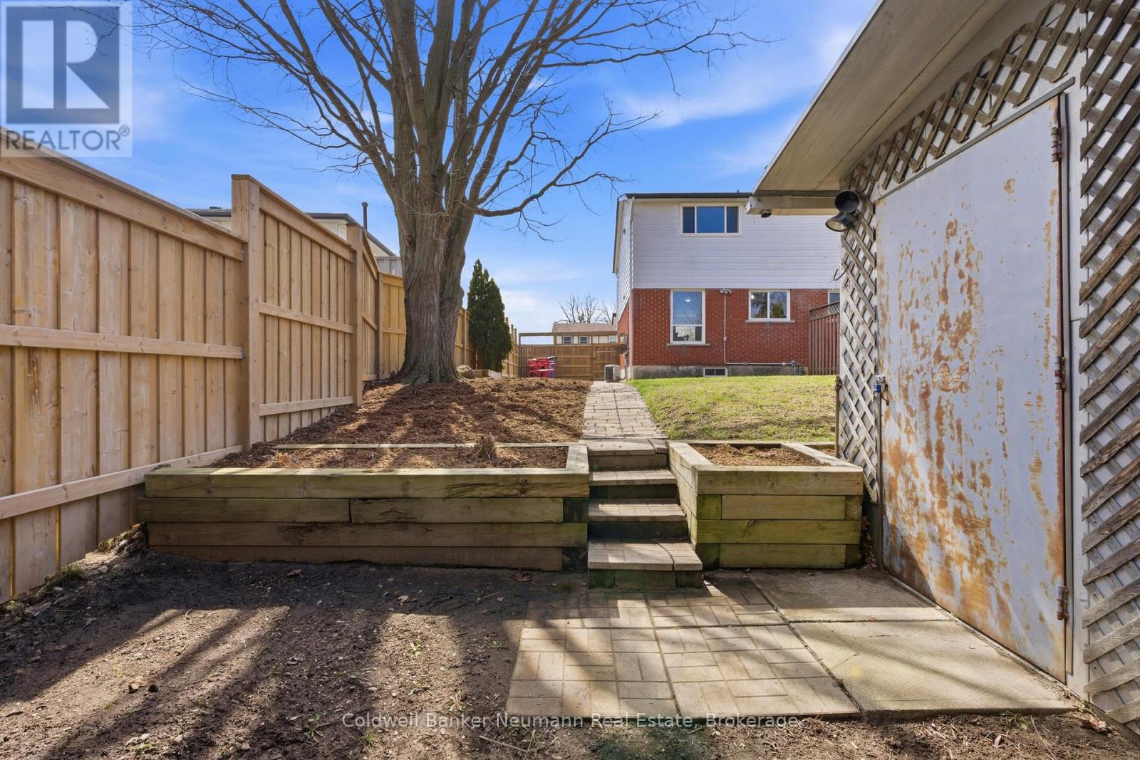 28 Chartwell Crescent, Guelph, Ontario  N1G 2T7 - Photo 4 - X12994776