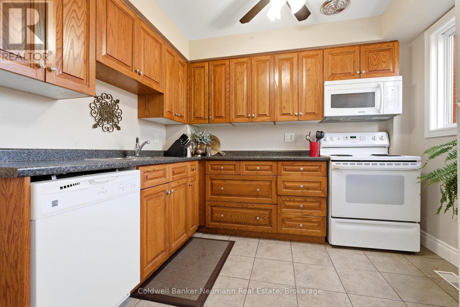 28 Chartwell Crescent, Guelph, Ontario  N1G 2T7 - Photo 8 - X12994776