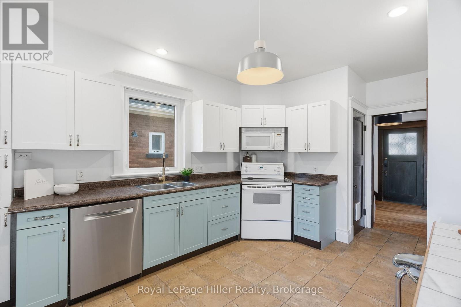 145 Caledonia Street, Stratford, Ontario  N5A 5W7 - Photo 9 - X12994838