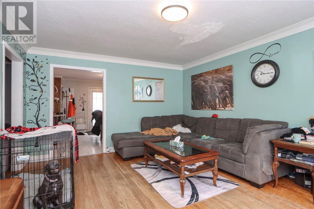 61 Manor Road, Sudbury, Ontario  P3B 3K9 - Photo 2 - 2127111