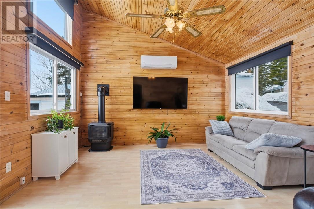 26 Presqu'ile Road, Verner, Ontario  P0H 2M0 - Photo 6 - 2127100