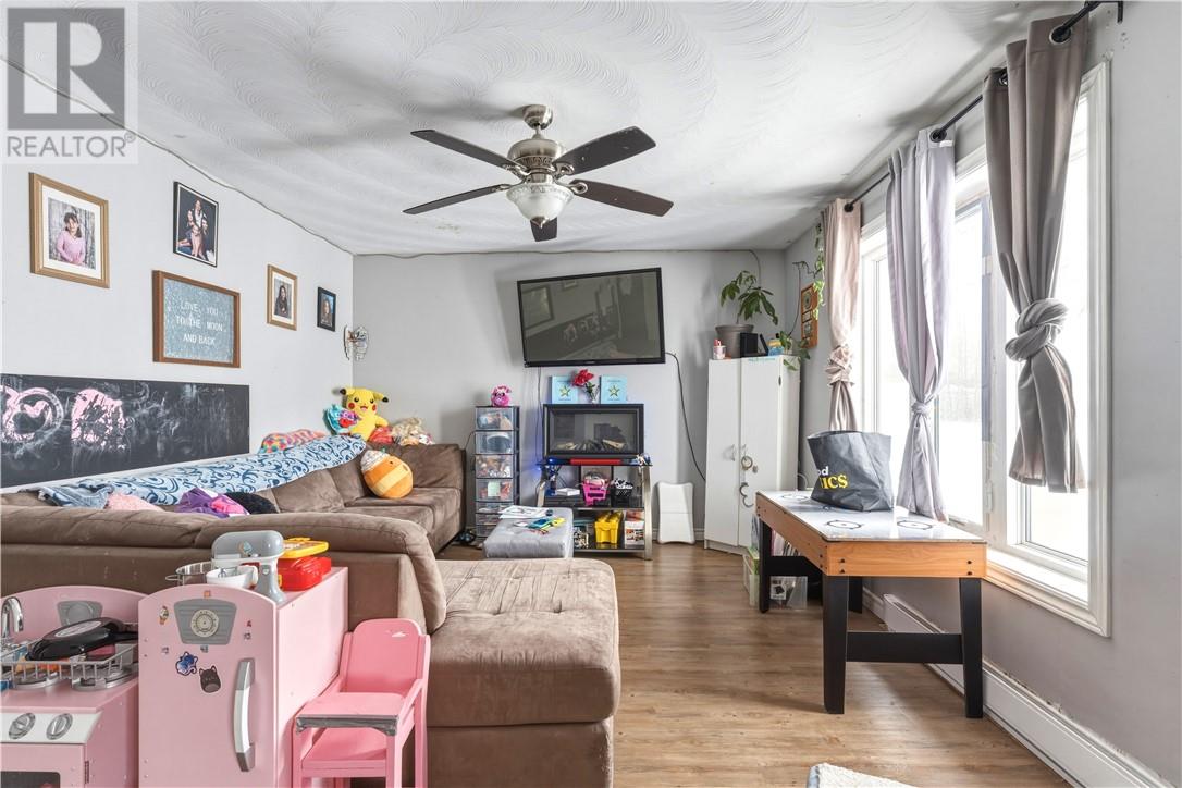 3485-3487 Keith Avenue, Chelmsford, Ontario  P0M 1L0 - Photo 3 - 2127052