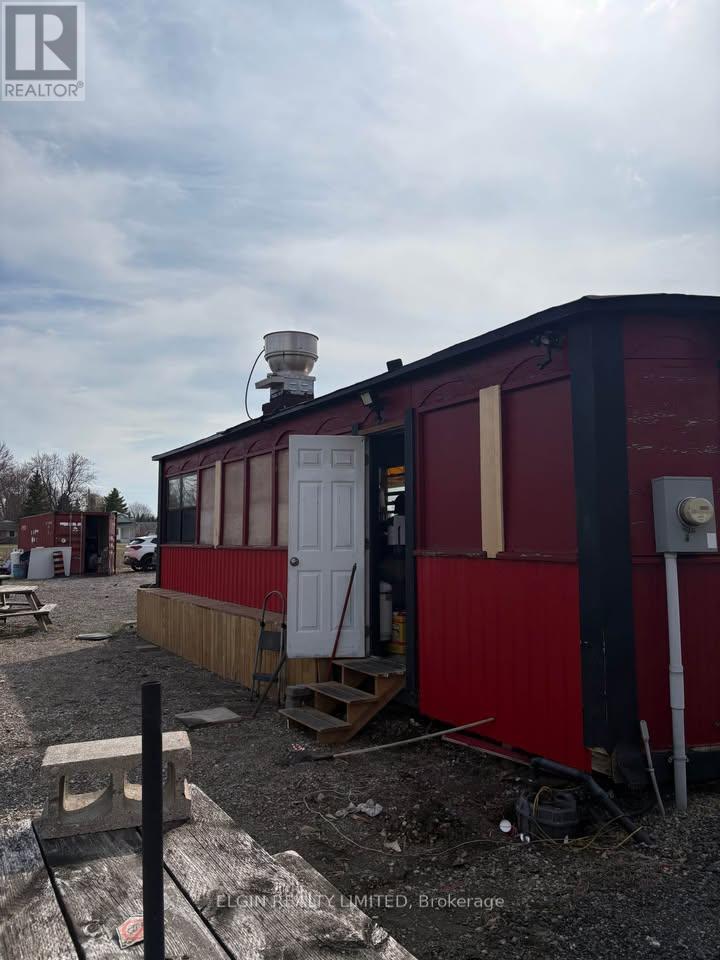 1030 Talbot Street, St. Thomas, Ontario  N5P 1G3 - Photo 4 - X12994644