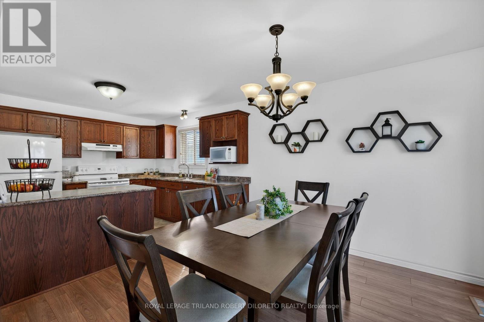 1590 Green Gables Road, London South, Ontario  N6M 0A5 - Photo 10 - X12994780