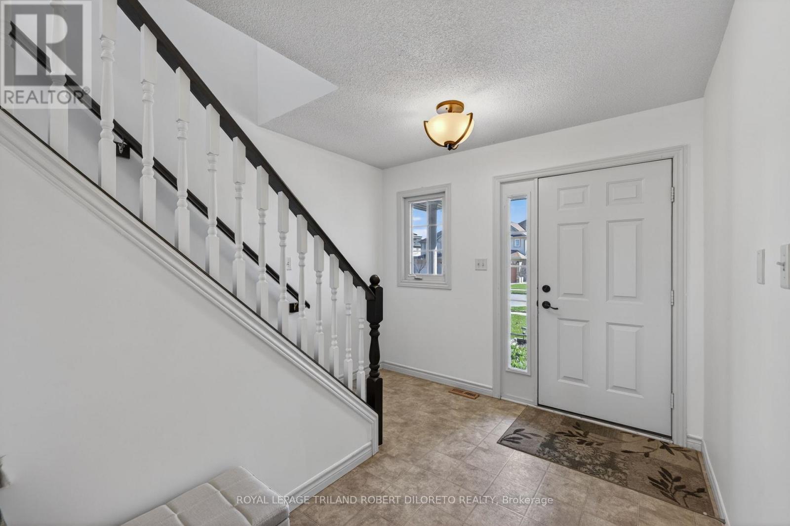 1590 Green Gables Road, London South, Ontario  N6M 0A5 - Photo 3 - X12994780