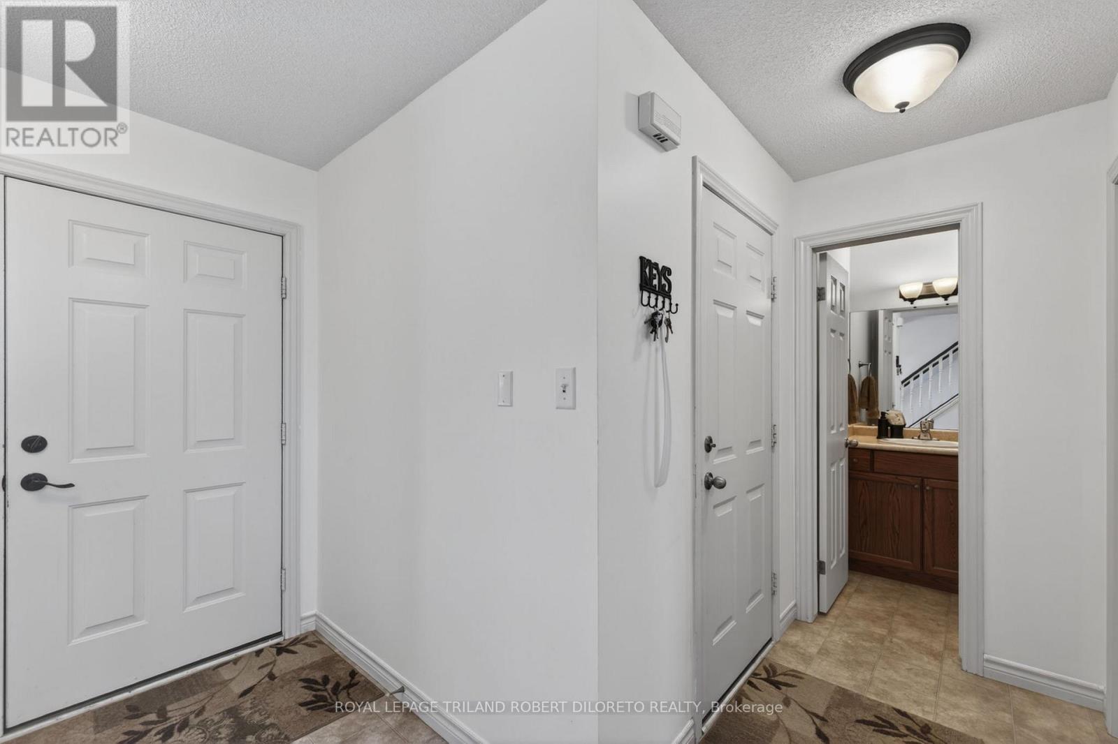 1590 Green Gables Road, London South, Ontario  N6M 0A5 - Photo 5 - X12994780