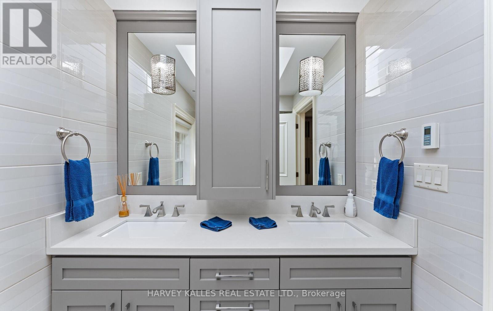 112 Mason Boulevard, Toronto, Ontario  M5M 3E3 - Photo 22 - C12994724