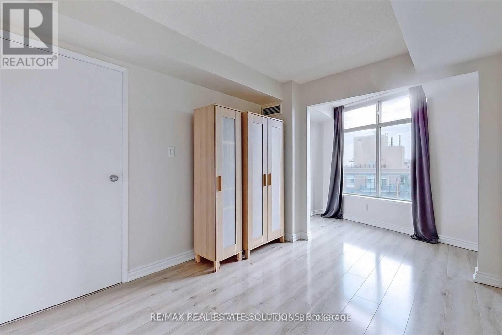 1119 - 650 Queens Quay W, Toronto, Ontario  M5V 3N2 - Photo 8 - C12994804