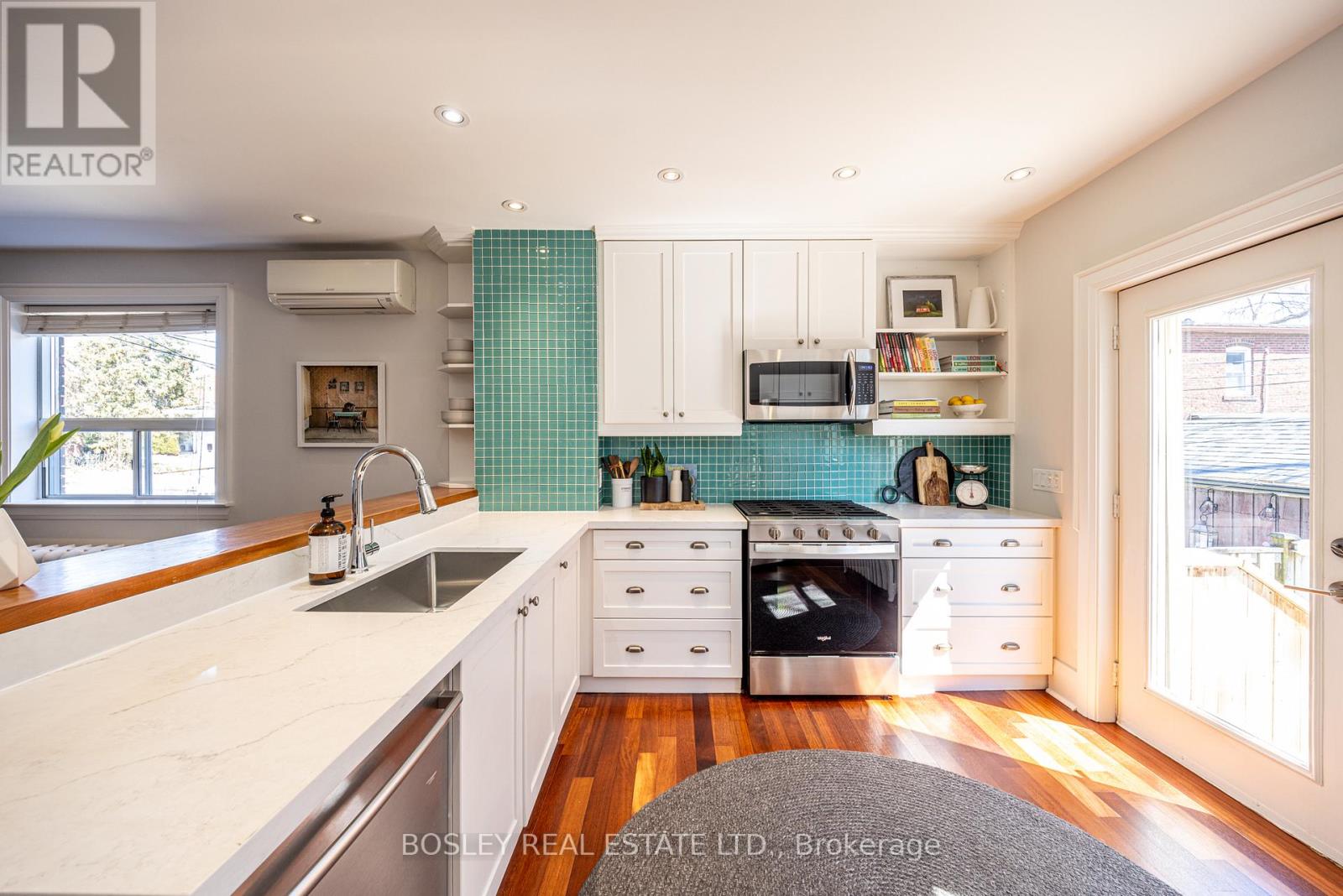 65 Benson Avenue, Toronto, Ontario  M6G 2H7 - Photo 13 - C12994808