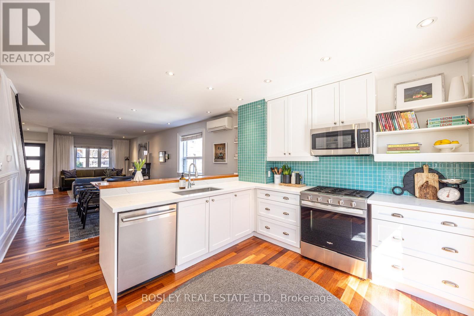 65 Benson Avenue, Toronto, Ontario  M6G 2H7 - Photo 14 - C12994808