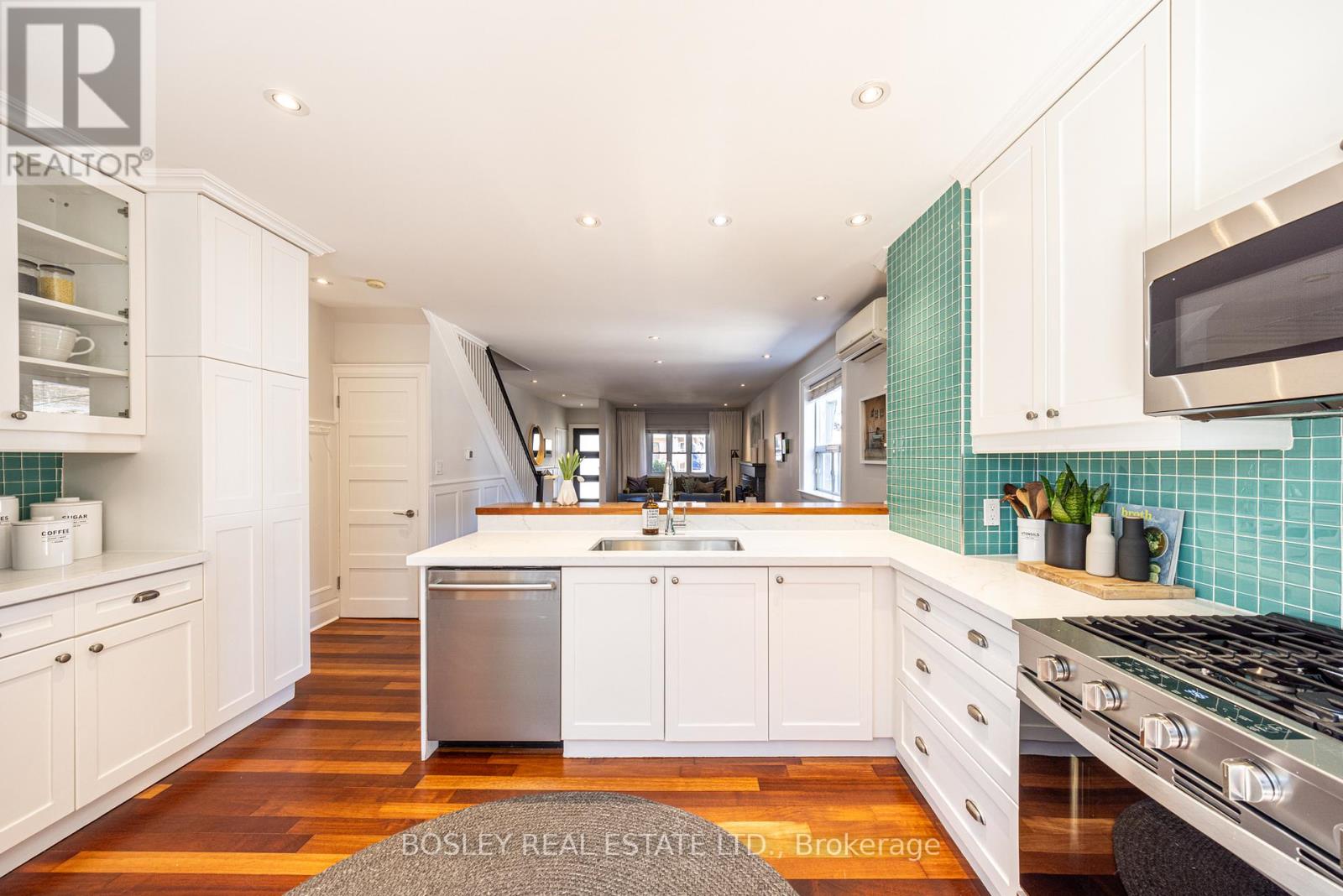 65 Benson Avenue, Toronto, Ontario  M6G 2H7 - Photo 15 - C12994808