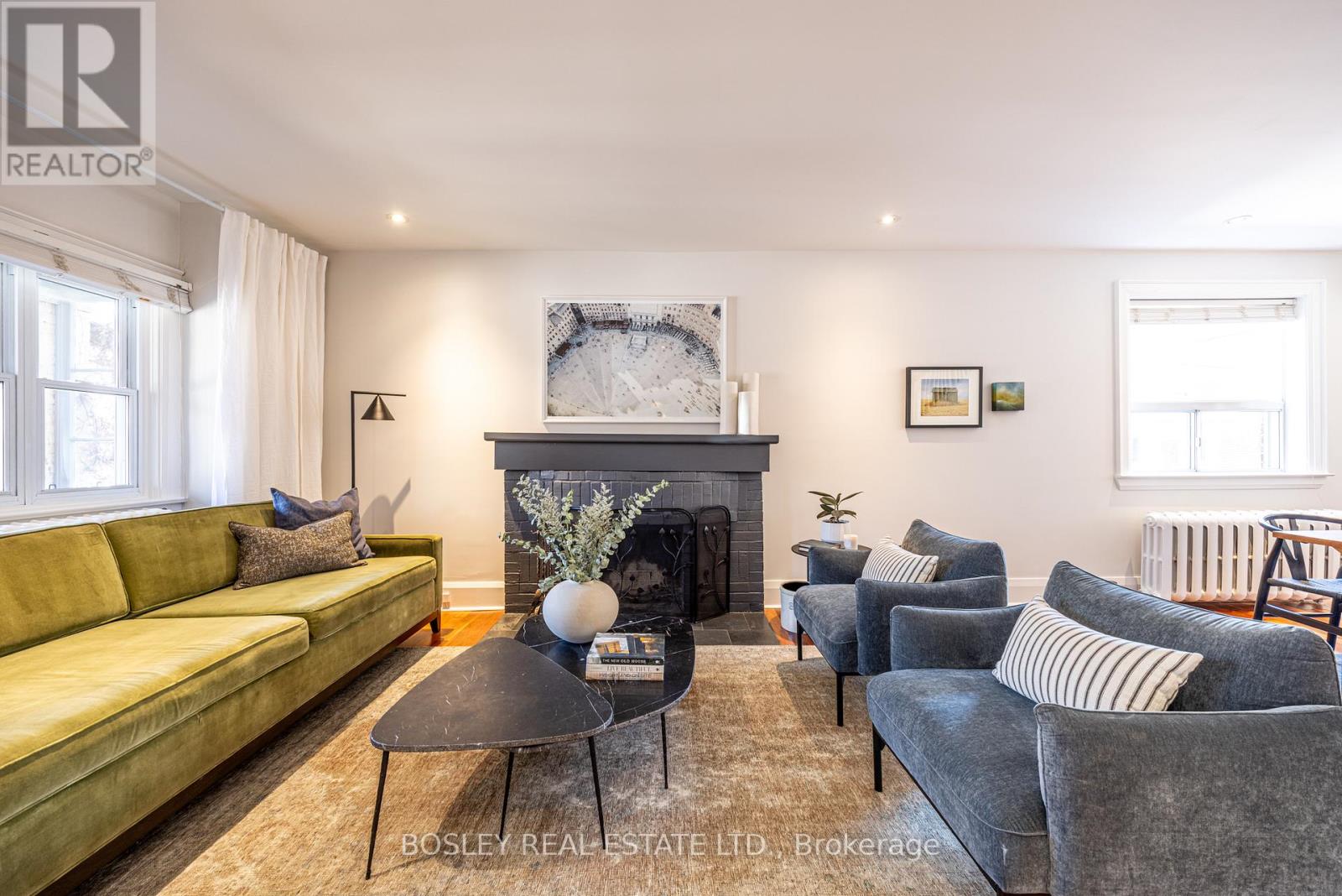 65 Benson Avenue, Toronto, Ontario  M6G 2H7 - Photo 2 - C12994808