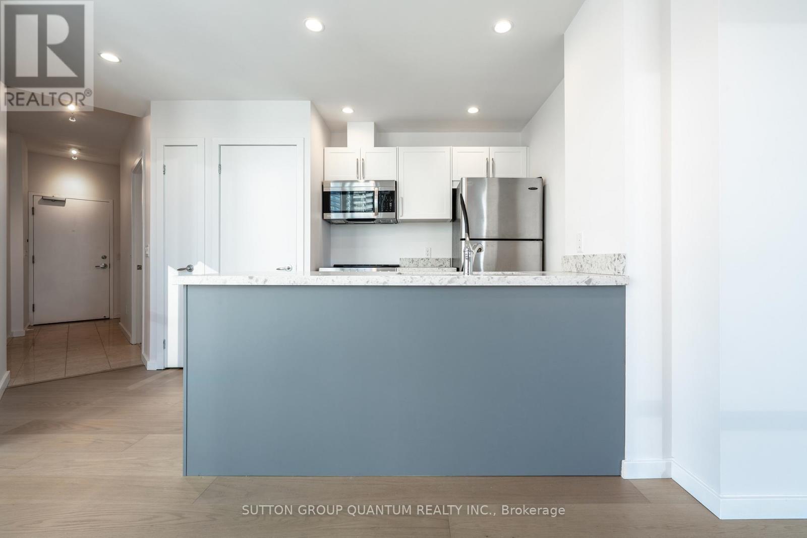 3512 - 208 Queens Quay W, Toronto, Ontario  M5J 2Y5 - Photo 4 - C12994842