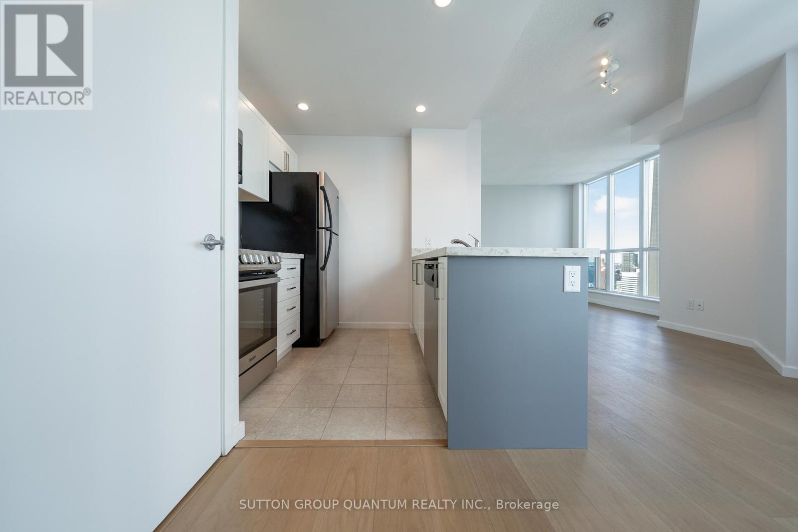 3512 - 208 Queens Quay W, Toronto, Ontario  M5J 2Y5 - Photo 6 - C12994842