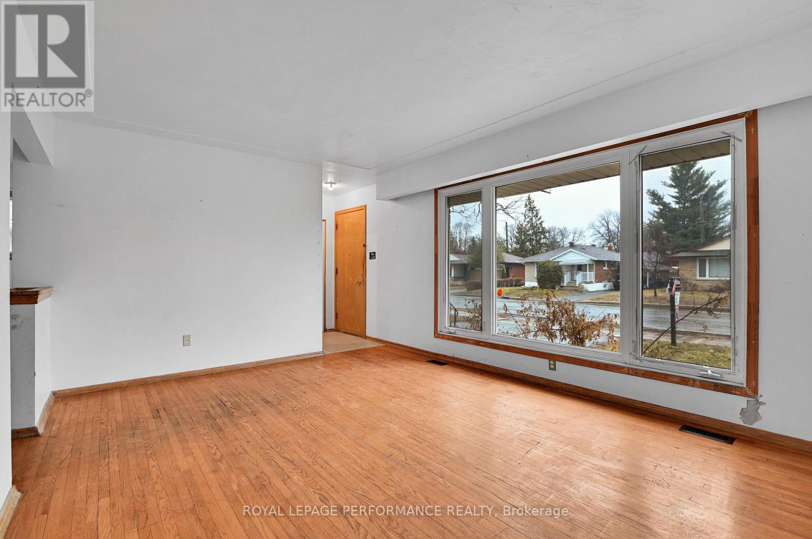 759 Pleasant Park Road, Ottawa, Ontario K1G 1Y5 - Photo 5 - X12994616