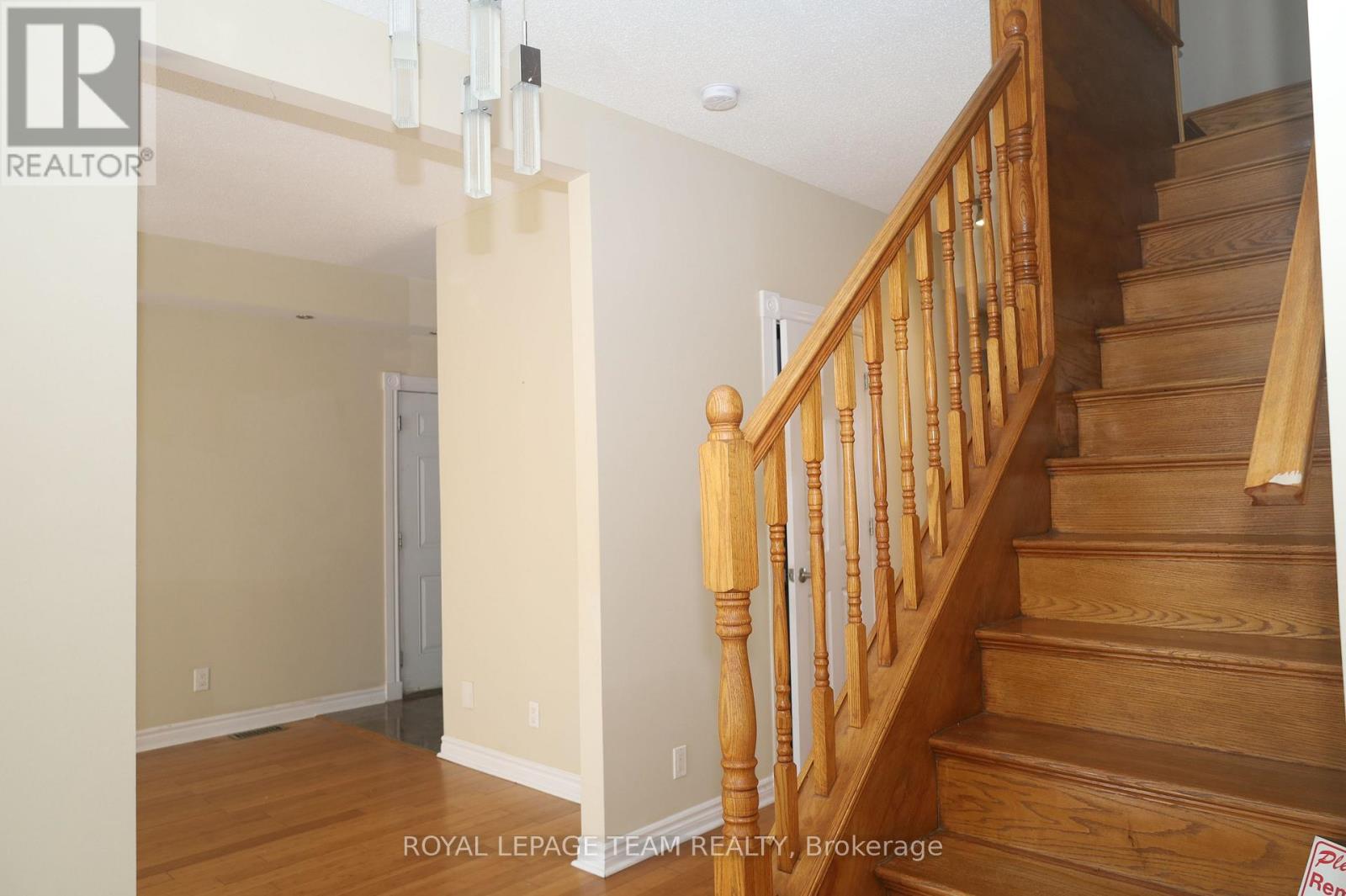 2194 Niagara Drive S, Ottawa, Ontario K1H 6L2 - Photo 12 - X12994642